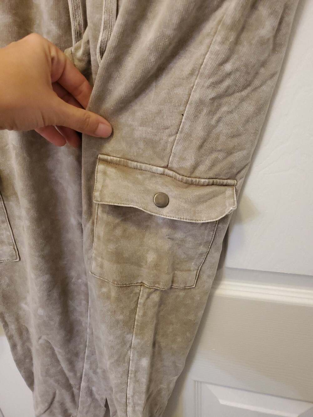 Jane + Delancey Acid Wash French Terry Cargo Pullover and Jogger Lounge Set - Picture 8 of 10